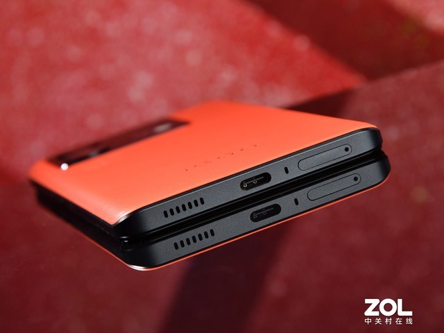 iQOO Neo8 Pro 底部接口