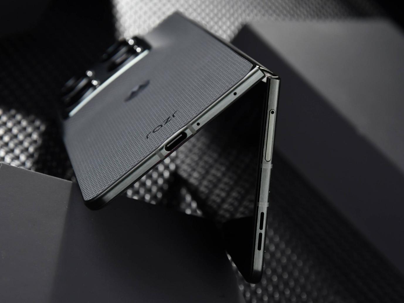 联想 moto razr fold AI 功能演示