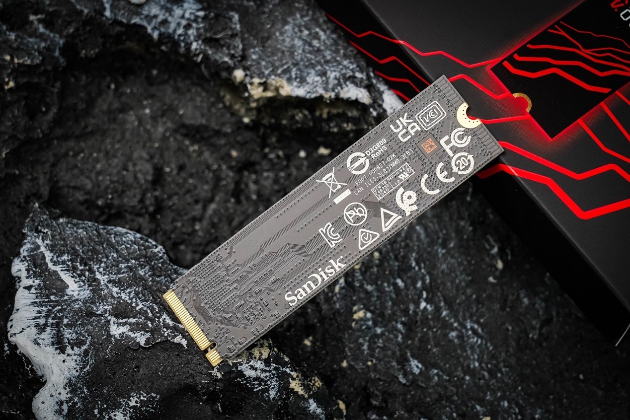 SANDISK Optimus GX 7100 NVMe SSD 主控芯片