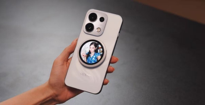 OPPO Reno16 Pro 潮玩自拍屏