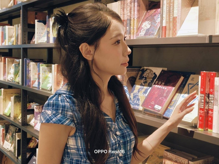 OPPO Reno16 样张色彩