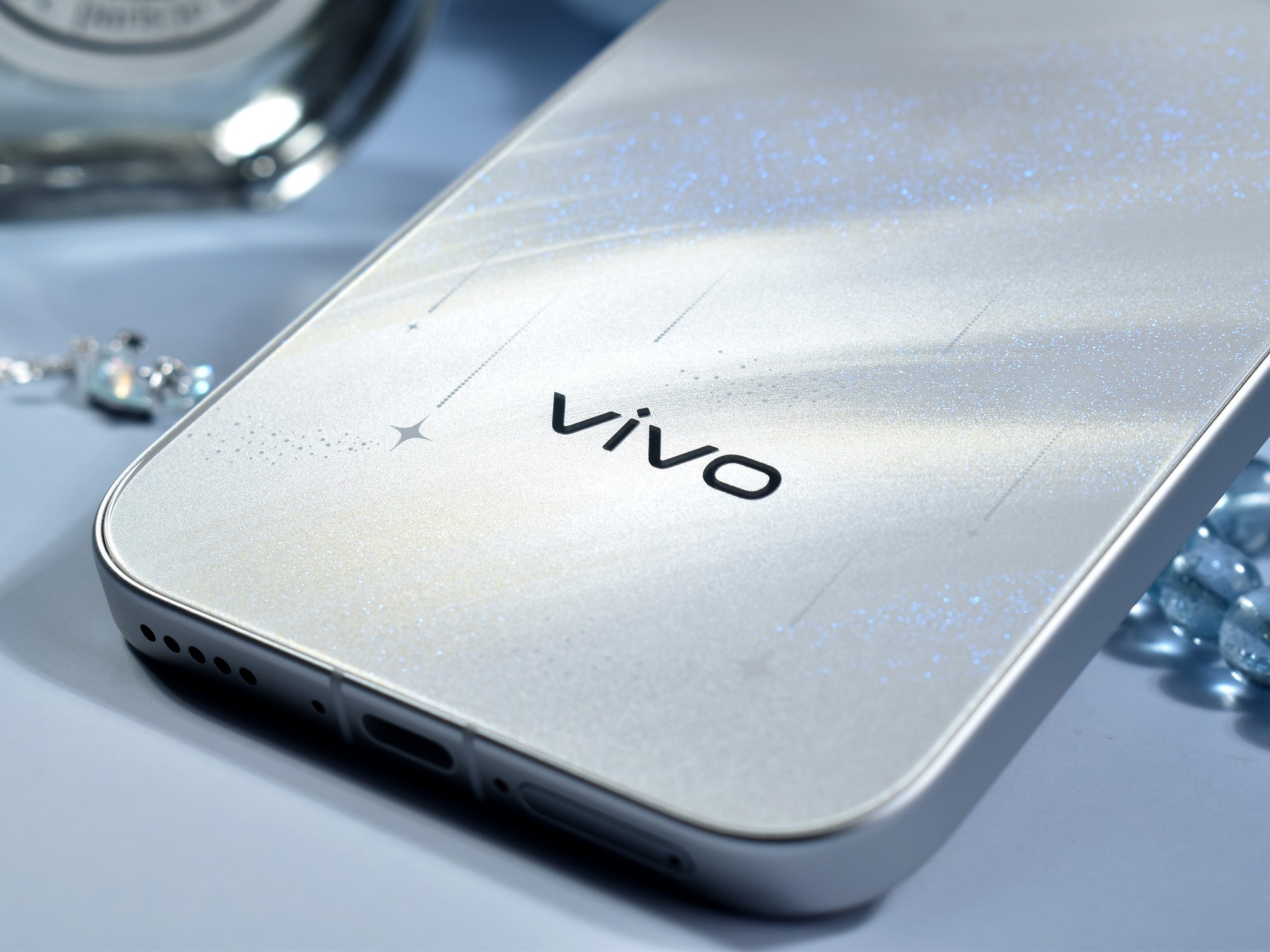 vivo S60 底部接口