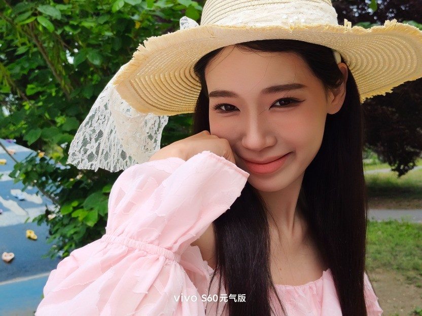 vivo S60 元气版全面评测 - 前置摄像头