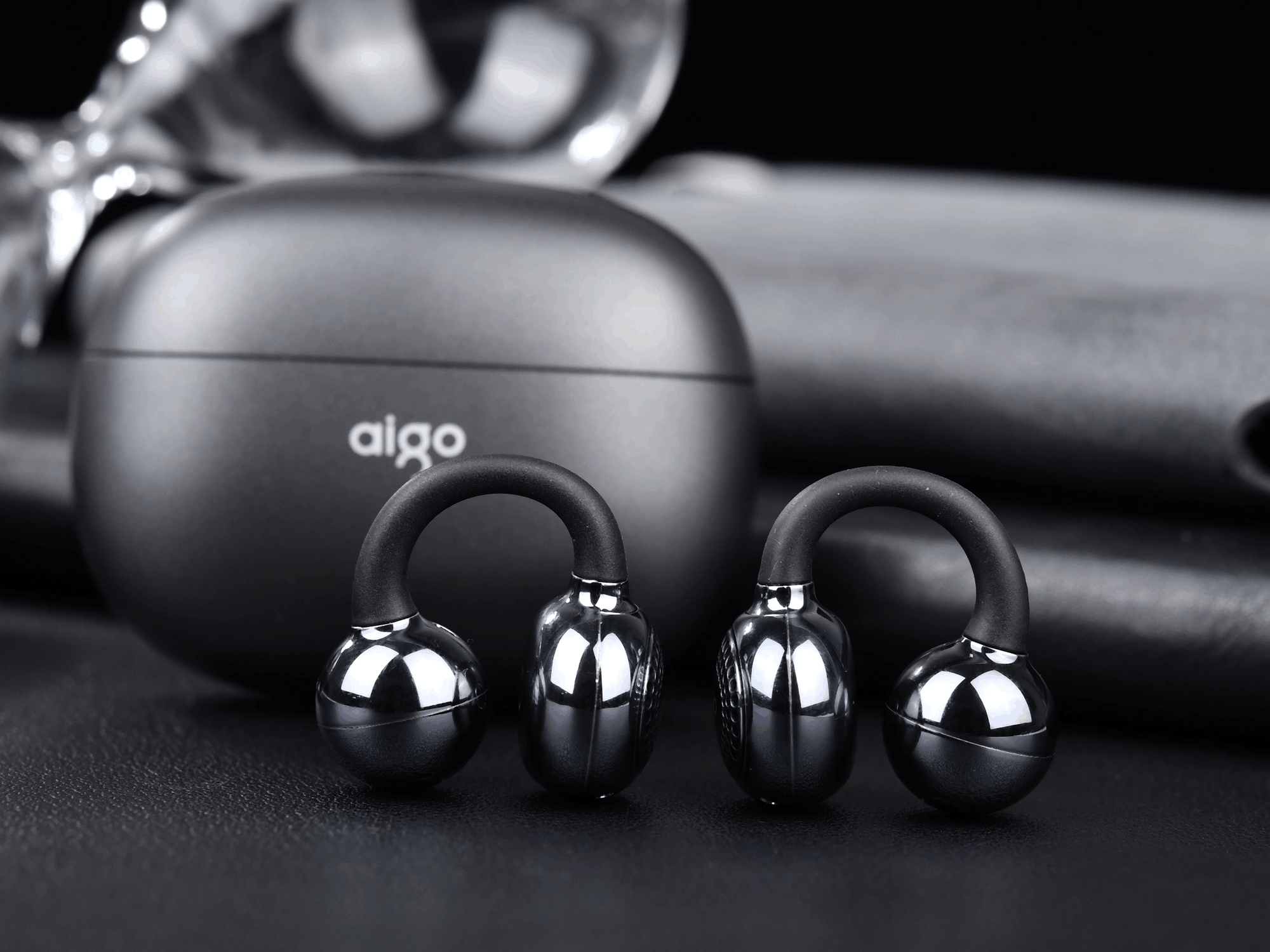 aigo CA05 耳夹式耳机佩戴效果图