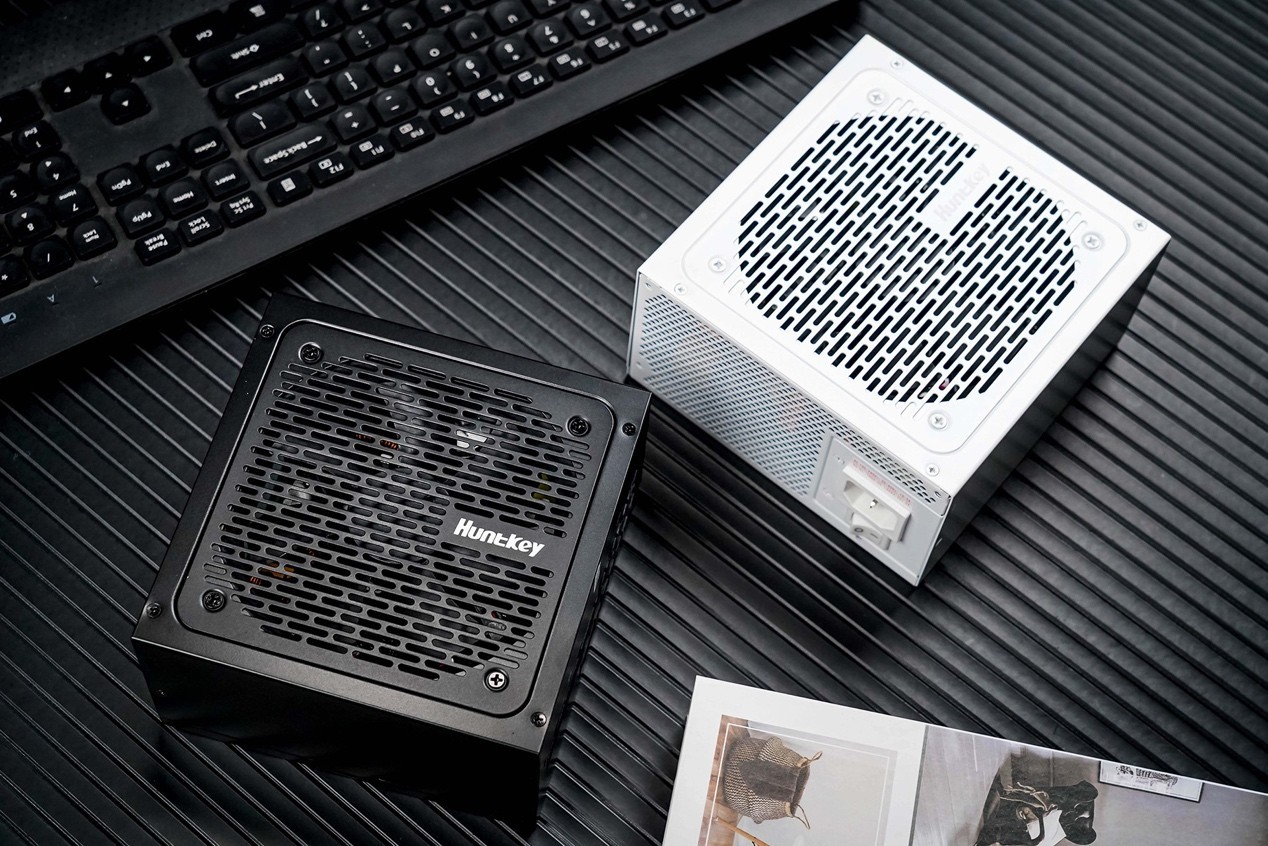 航嘉重火力AX850P三叉戟电源外观